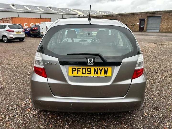 Honda Jazz 2009 photo 5