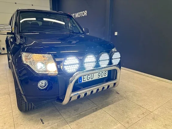 Mitsubishi Pajero 2010 photo 3