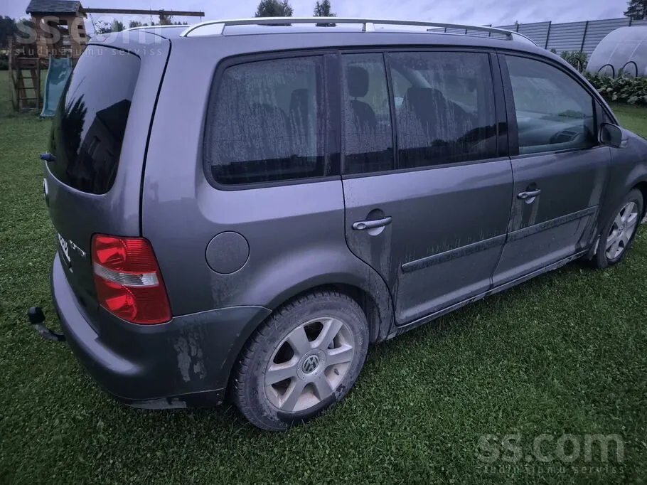 Volkswagen Touran 2004 photo 4