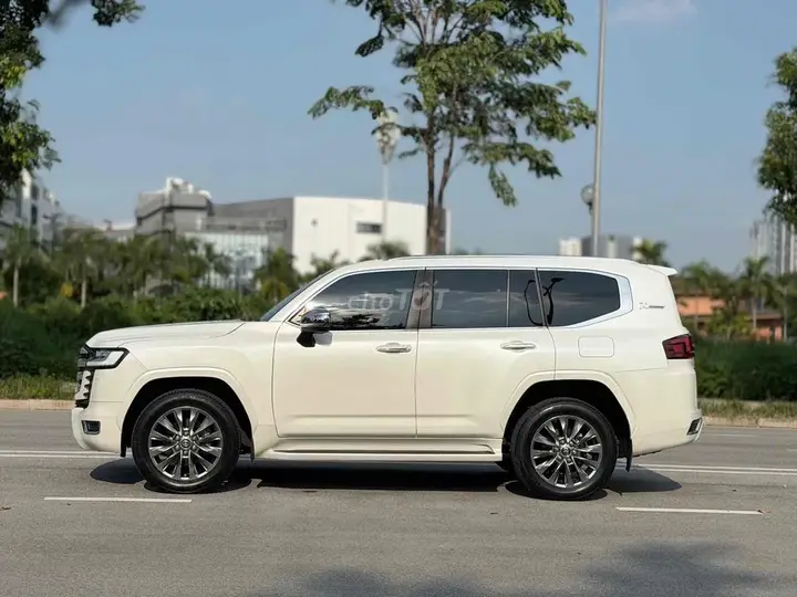 Toyota Land Cruiser 2024 photo 5