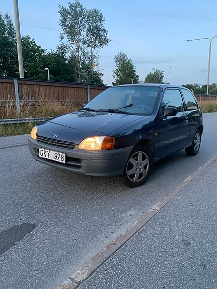 Toyota Starlet 1998 photo 3