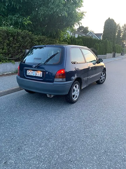 Toyota Starlet 1998 photo 4