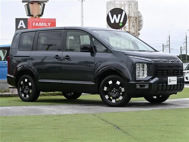 Mitsubishi Delica D:5