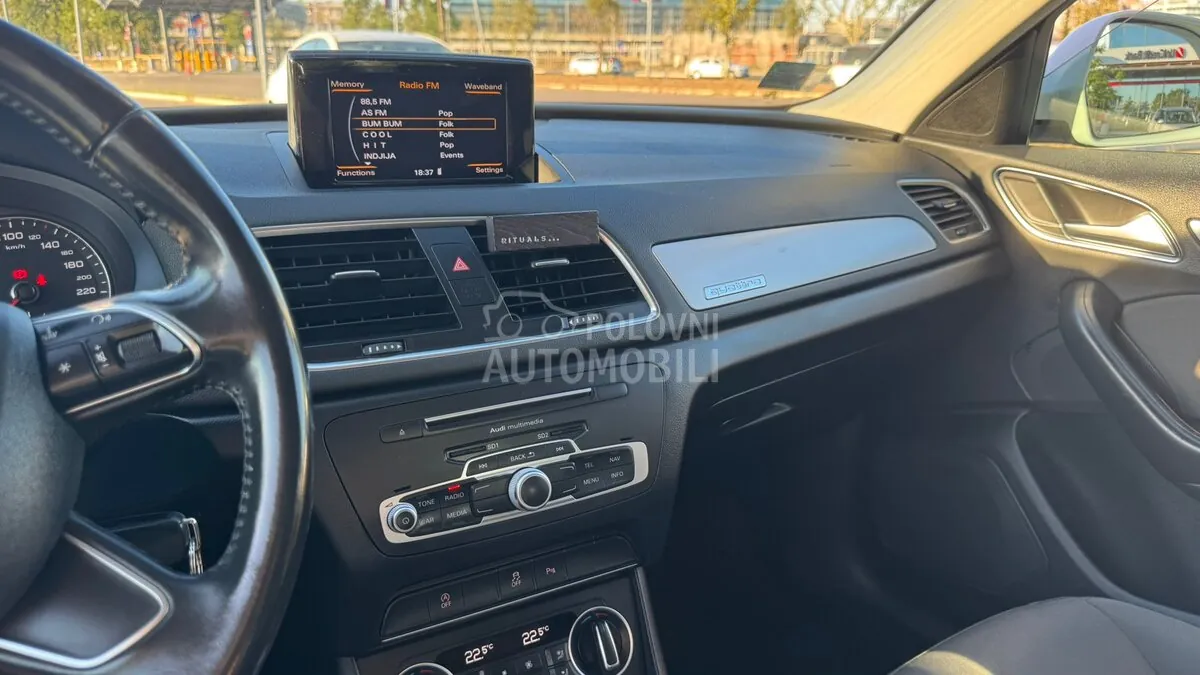 Audi Q3 2016 photo 5