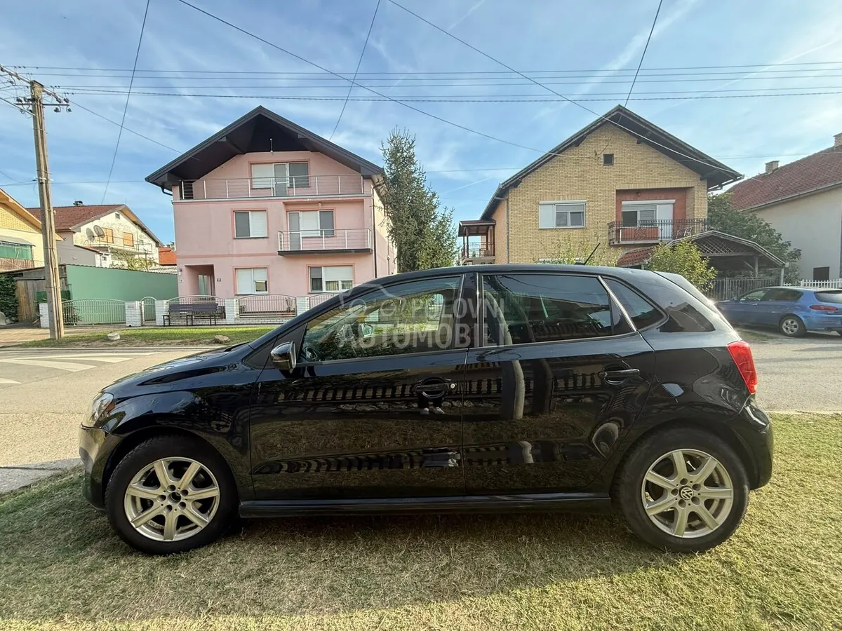 Volkswagen Polo 2012 photo 2