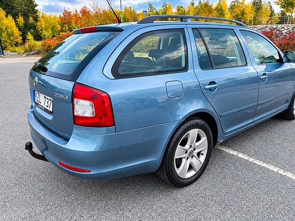 Skoda Octavia 2011 photo 3