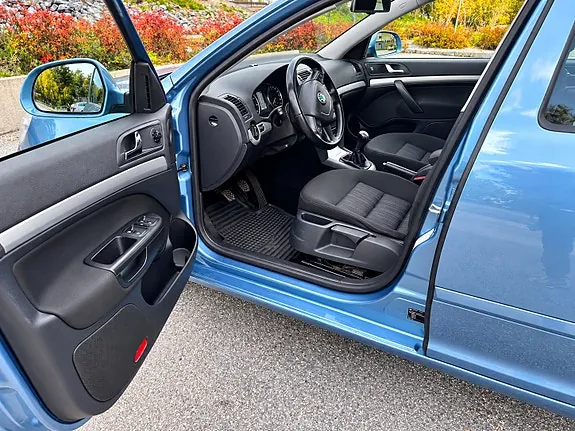 Skoda Octavia 2011 photo 5