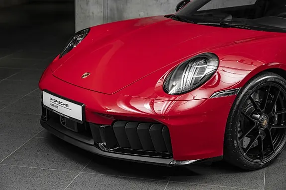 Porsche 911 2025 photo 5