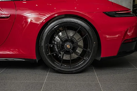 Porsche 911 2025 photo 4