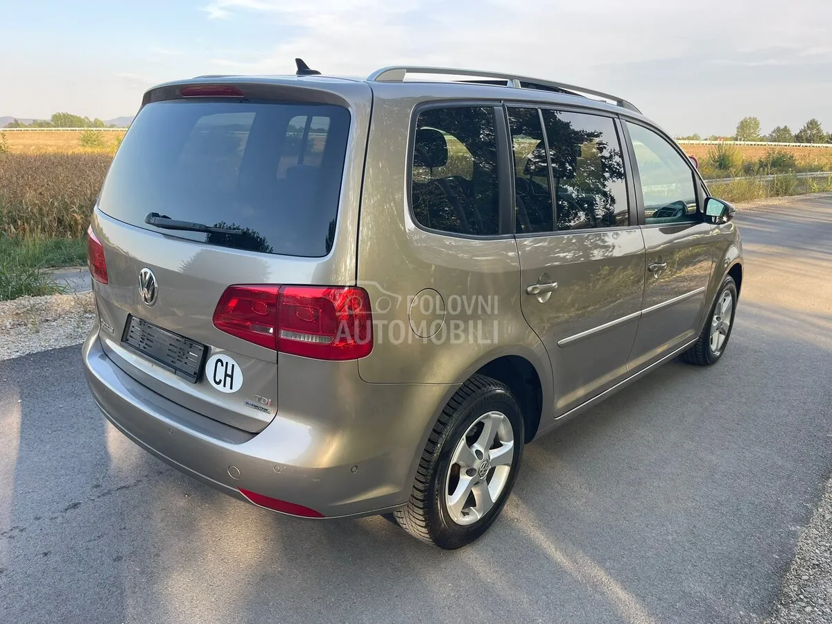 Volkswagen Touran 2012 photo 5