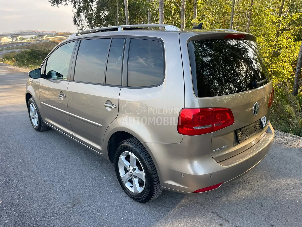Volkswagen Touran 2012 photo 3