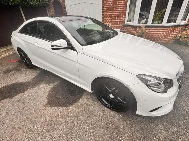 Mercedes-Benz E-Class 2013 photo 2