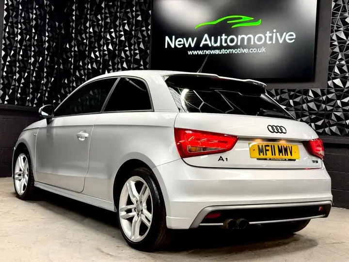 Audi A1 2011 photo 2