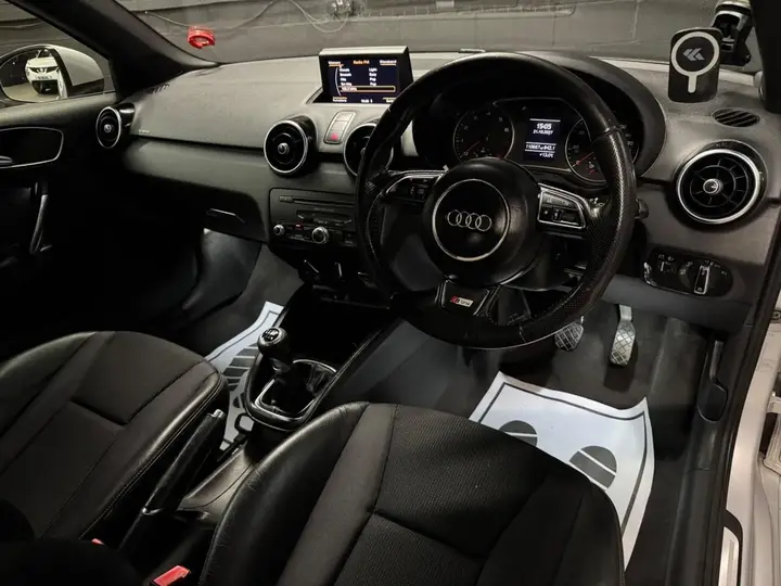 Audi A1 2011 photo 5