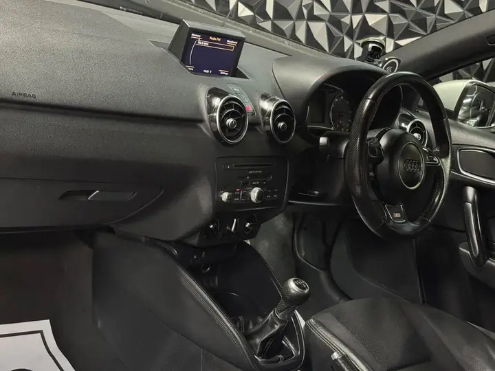 Audi A1 2011 photo 3