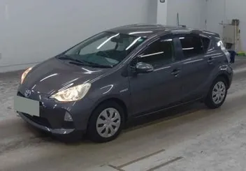 Toyota Aqua 2013 photo 4