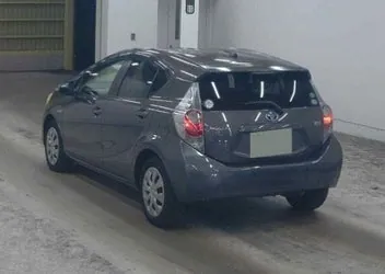 Toyota Aqua 2013 photo 3