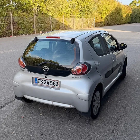 Toyota Aygo 2011 photo 3