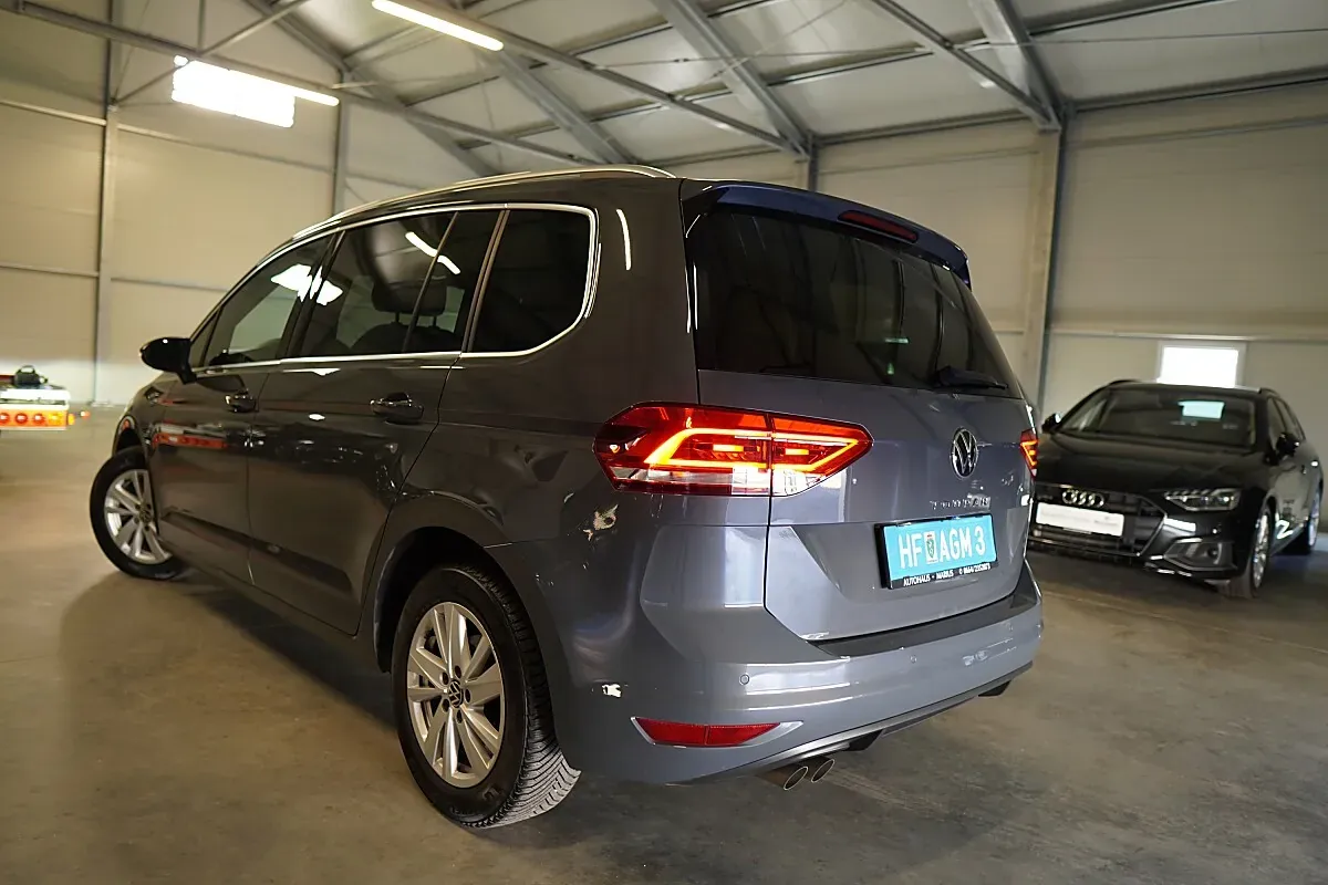 Volkswagen Touran 2022 photo 3