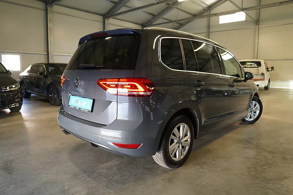 Volkswagen Touran 2022 photo 2