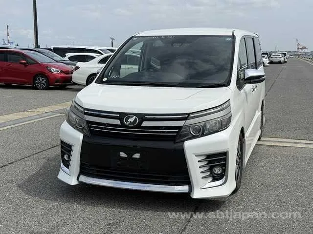 Toyota Voxy Zs 2017 photo 2