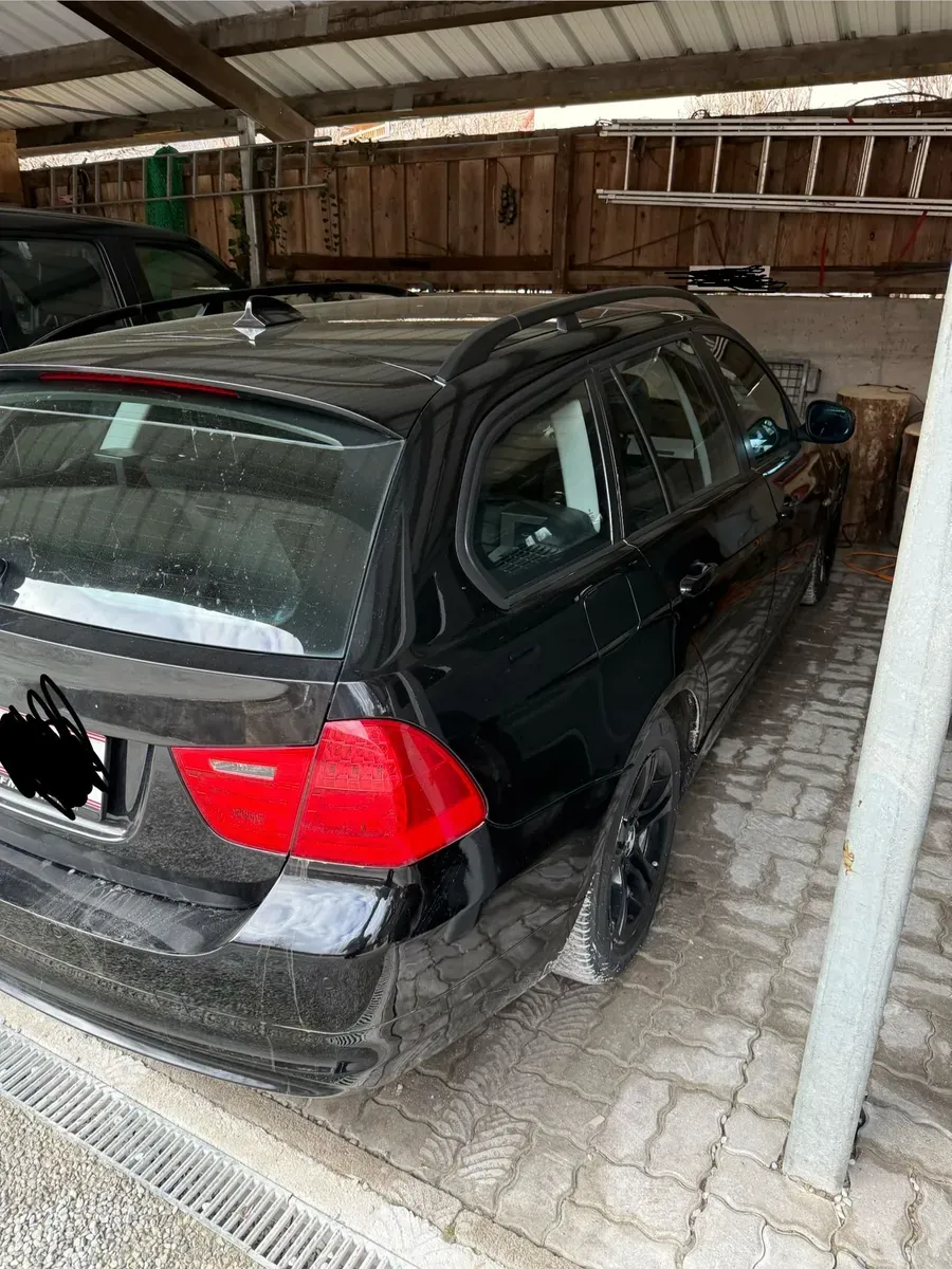 BMW 3 Series 2009 photo 3