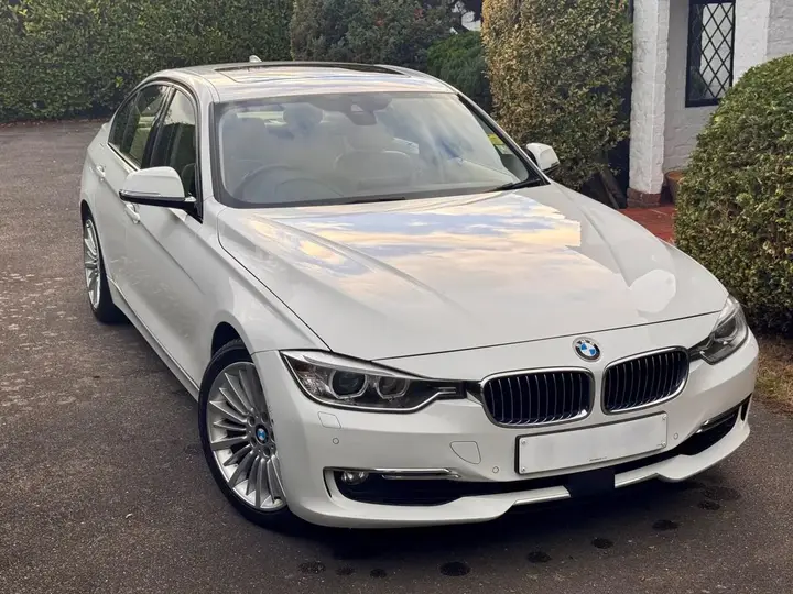 BMW 3 Series 2013 photo 2