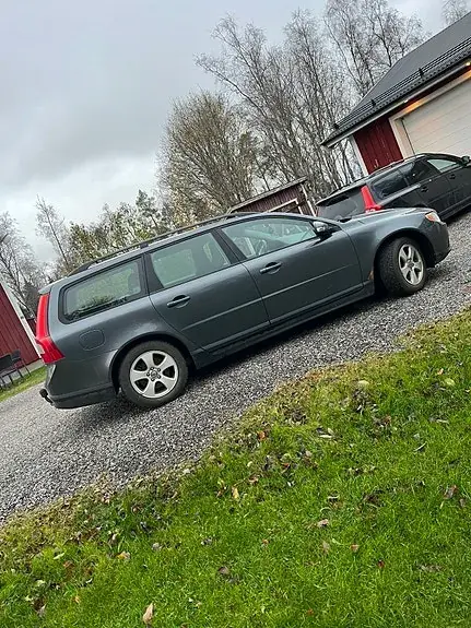 Volvo V70 2010 photo 3