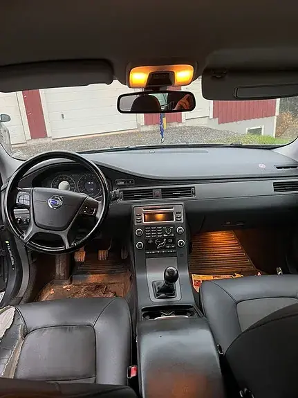 Volvo V70 2010 photo 5
