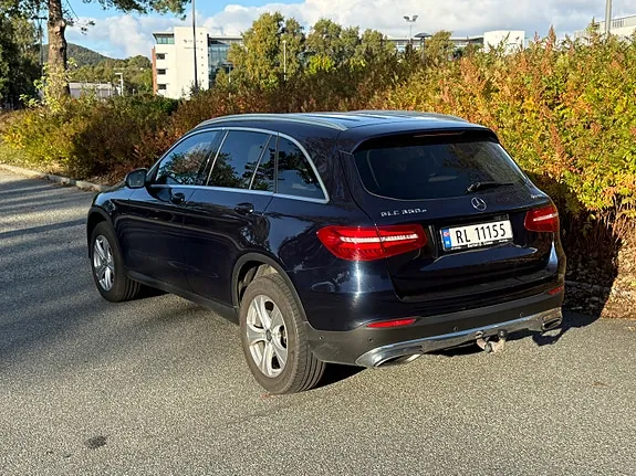 Mercedes-Benz Glc350E 2016 photo 2