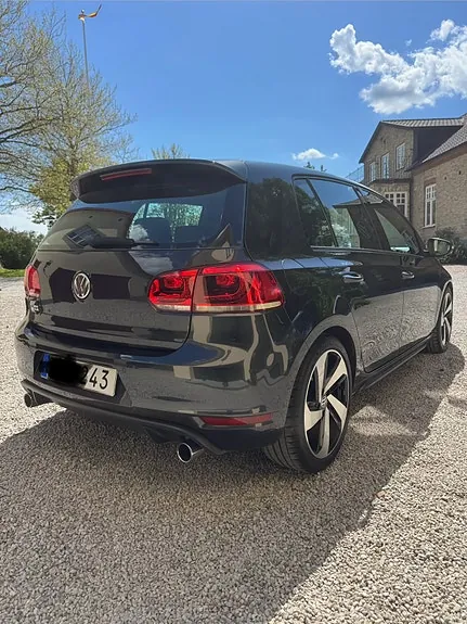 Volkswagen Golf 2011 photo 3