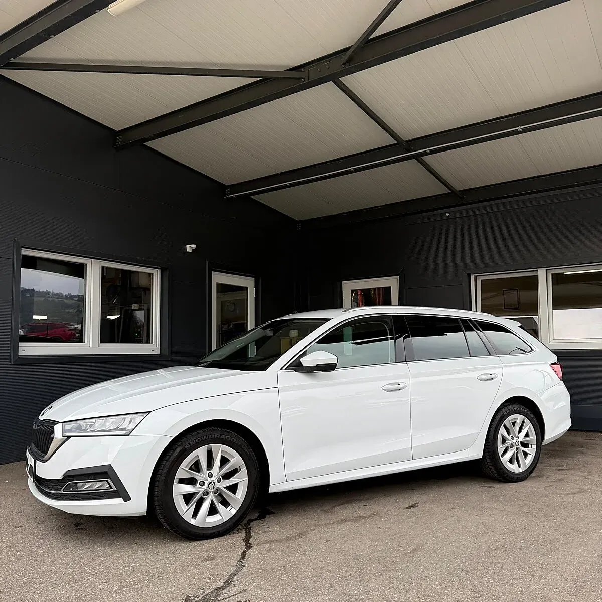 Skoda Octavia 2021 photo 2