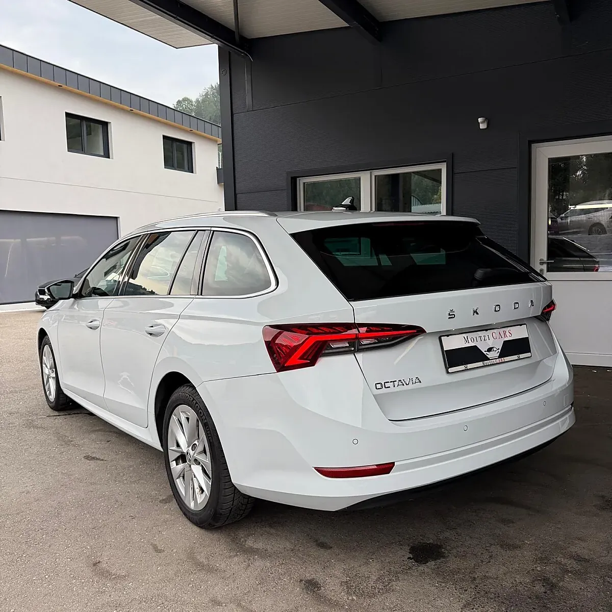 Skoda Octavia 2021 photo 3
