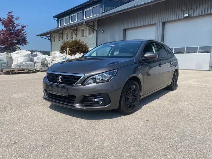 Peugeot 308 2018 photo 2