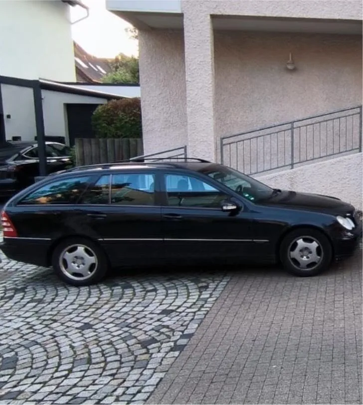 Mercedes-Benz C200
