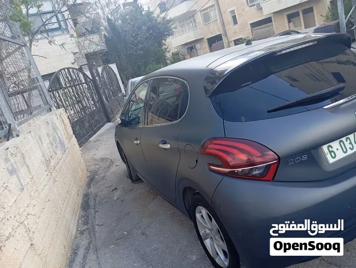 Peugeot 208 2016 photo 2