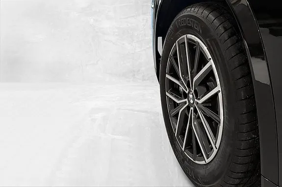 BMW Ix1 2026 photo 2