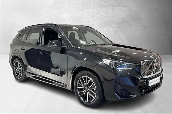 BMW Ix1 2026 photo 3