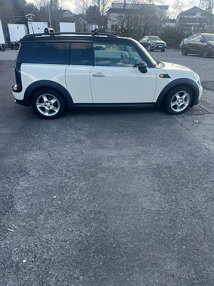Mini Clubman Cooper D 2011 photo 2