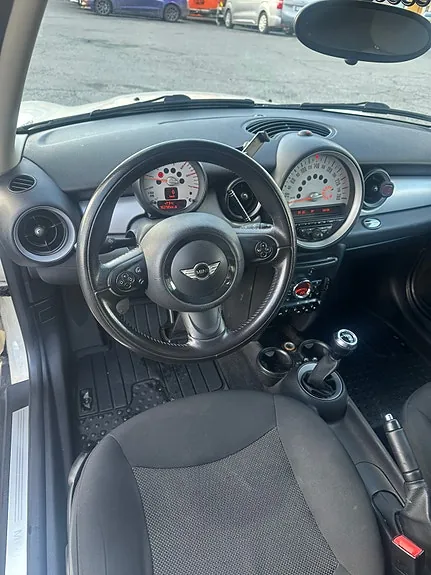 Mini Clubman Cooper D 2011 photo 3
