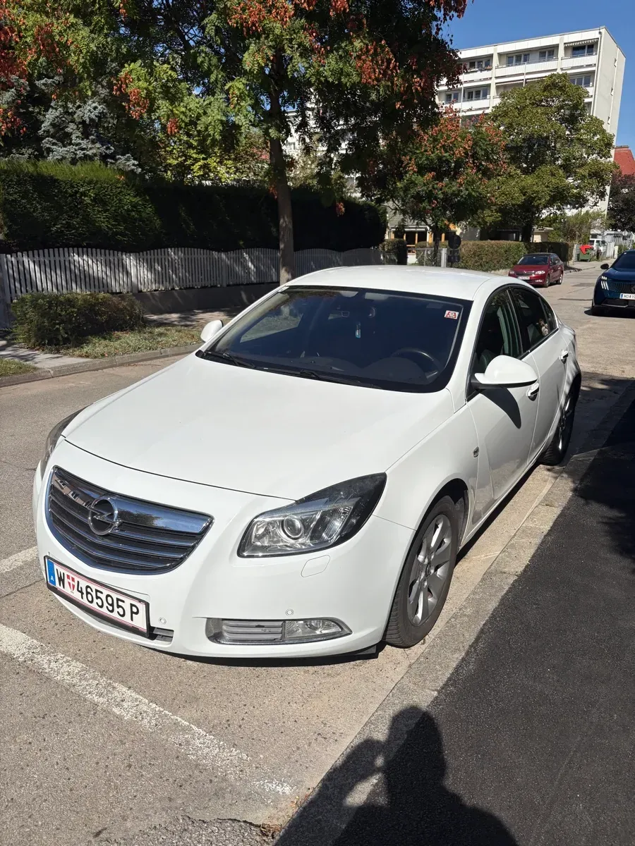 Opel Insignia 2011 photo 2
