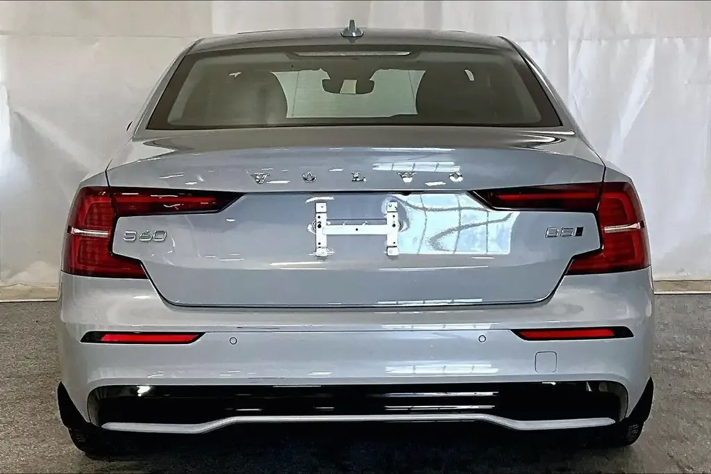 Volvo S60 2024 photo 4