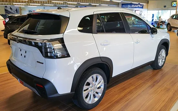 Suzuki S-Cross 2026 photo 4