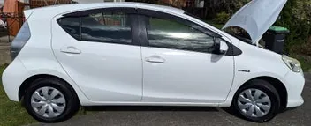 Toyota Aqua 2012 photo 4