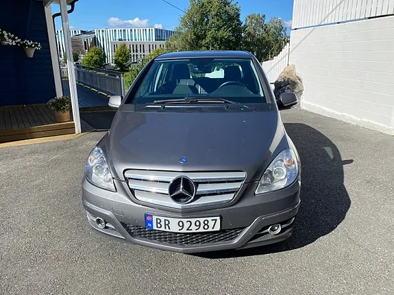 Mercedes-Benz B180 D 2010 photo 2