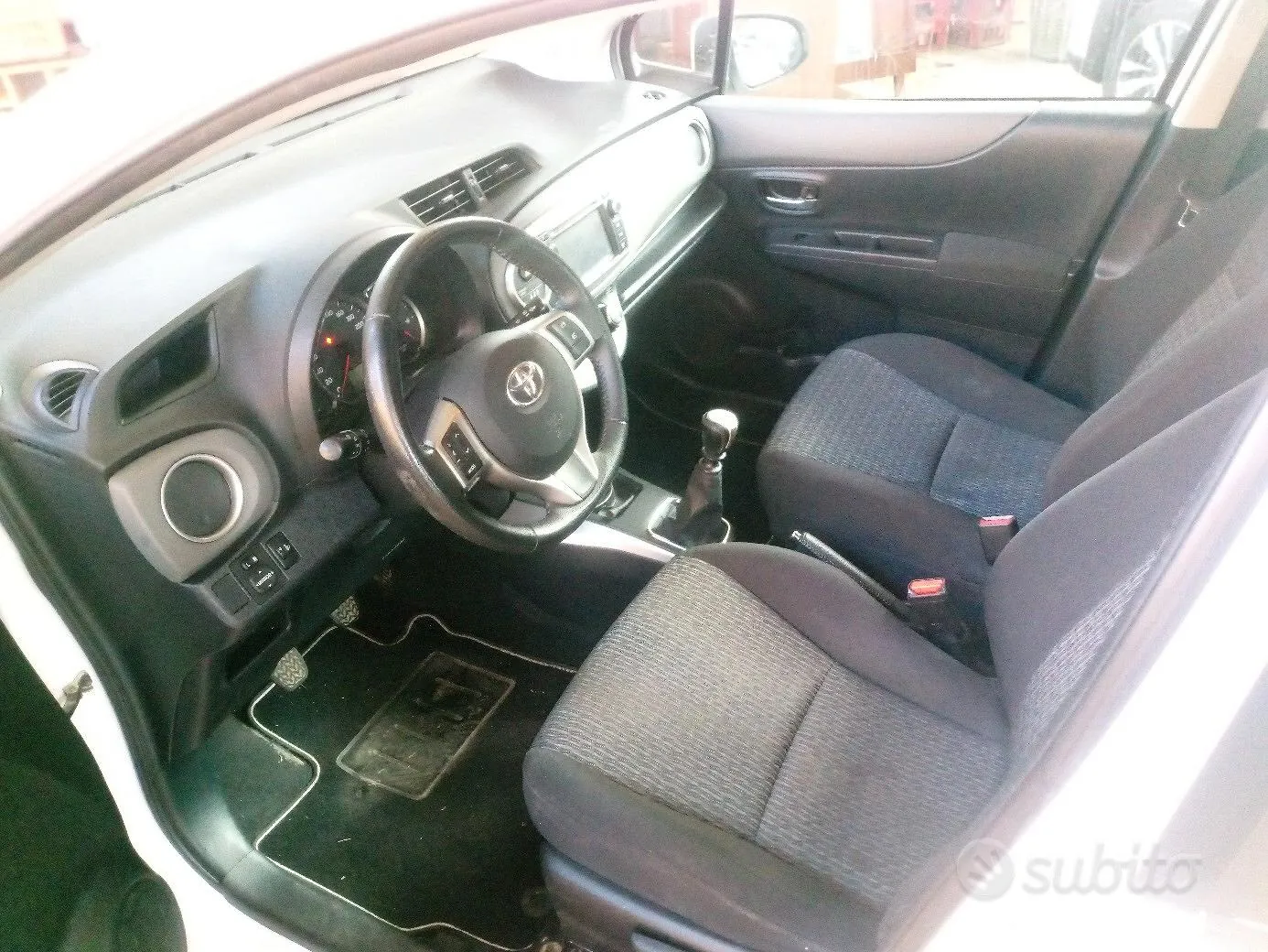 Toyota Yaris 2013 photo 4