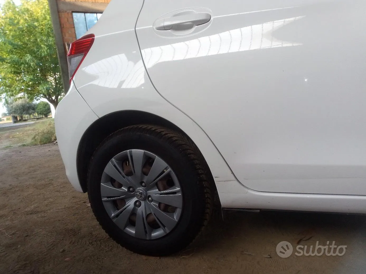 Toyota Yaris 2013 photo 3