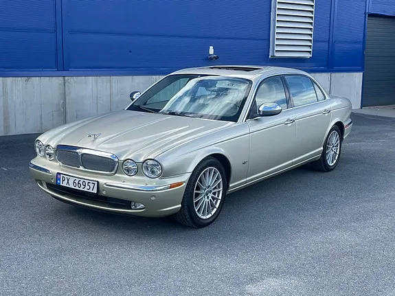 Jaguar Xj8