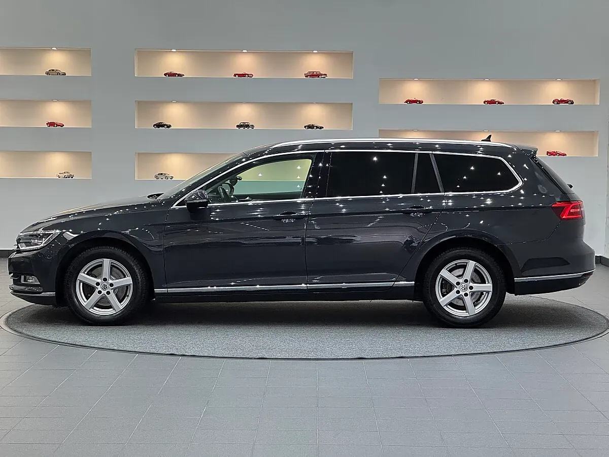 Volkswagen Passat 2018 photo 2