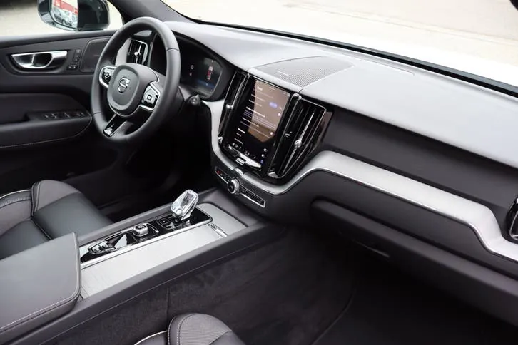 Volvo Xc60 2025 photo 2